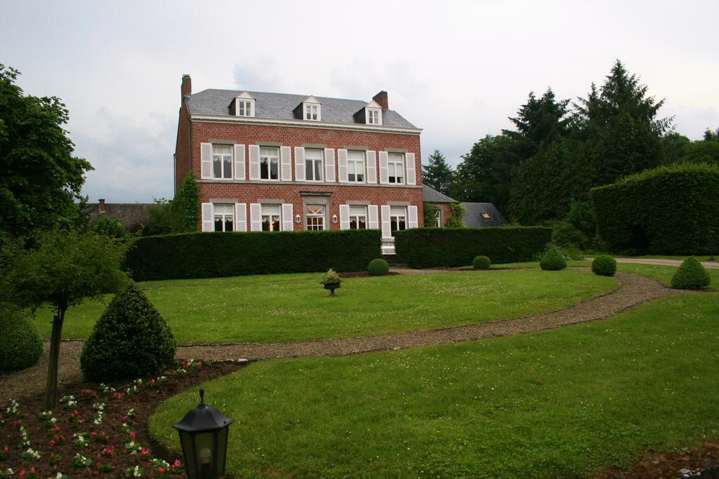 La Regie De Franc-Waret Villa Kültér fotó